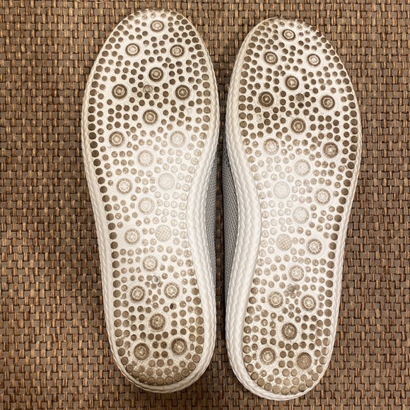 Tommy Bahama 9 Gray Slip On Sneakers - Picture 10 of 11